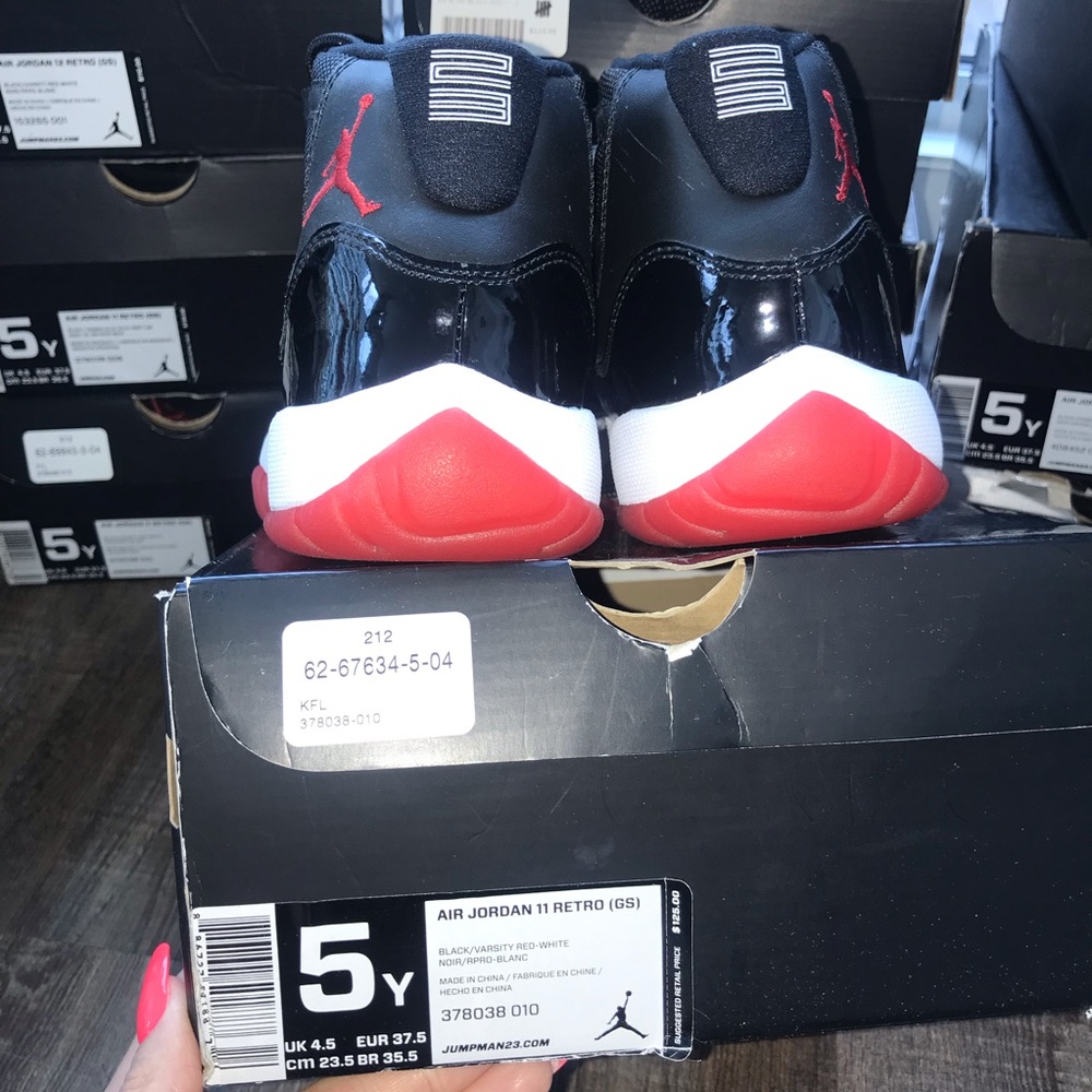 Dead stock BRAND NEW Air Jordan 11 Retro Bred - Picture 6 of 7